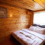 Hotel Tias Shelale *